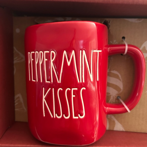 Rae Dunn PEPPERMINT KISSES Mug And Candy Cane Ornament Gift Set In Box NEW - Picture 2 of 4